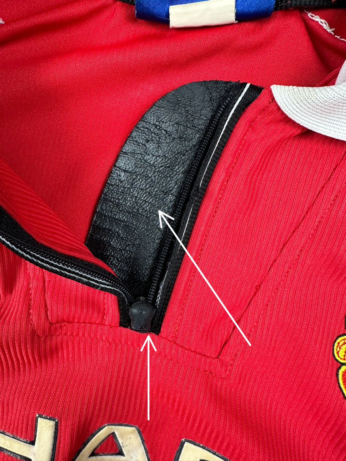 Umbro Umbro Manchester United 1998/99 Home Soccer Retro Jersey Size US XS / EU 42 / 0 - 21 Thumbnail