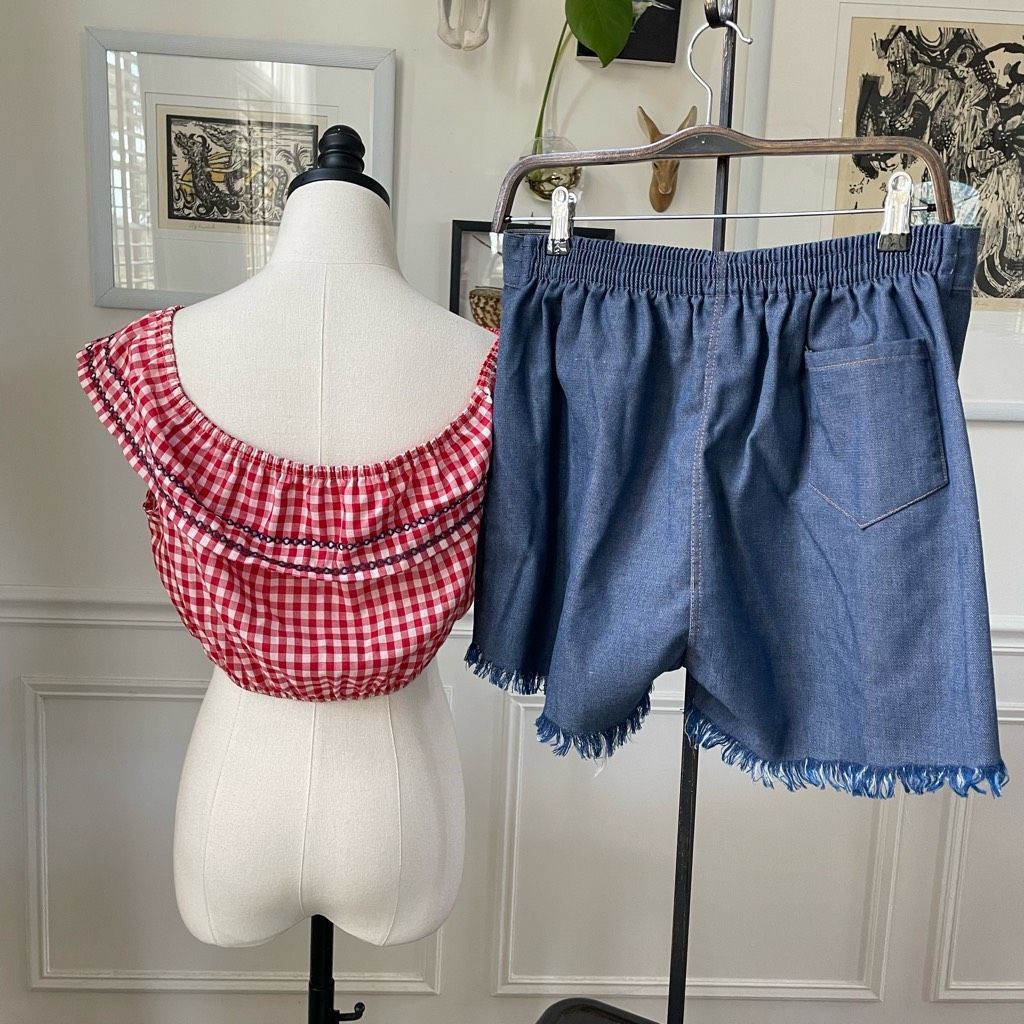 Vintage Vintage 70s Red Gingham Crop Top High Rise Shorts M Size M / US 6-8 / IT 42-44 - 2 Thumbnail
