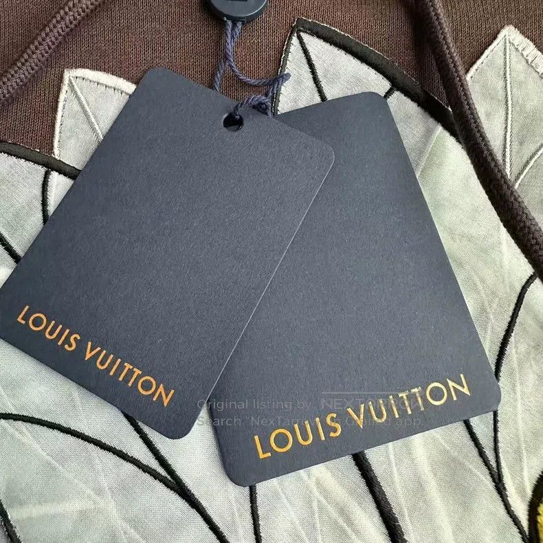 Louis Vuitton Louis Vuitton Cartoon drawstring brown bee sweatshirt Size US M / EU 48-50 / 2 - 5 Thumbnail