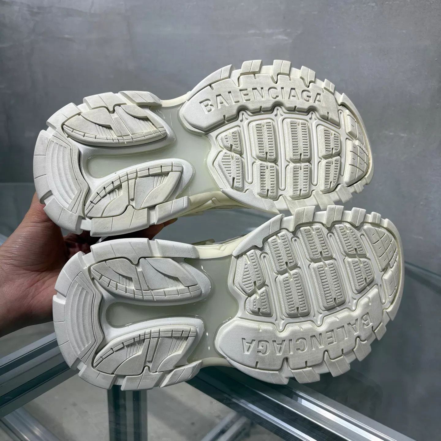 Balenciaga Balenciaga BLCG White Sandal 36 Size US 6 / IT 36 - 7 Thumbnail