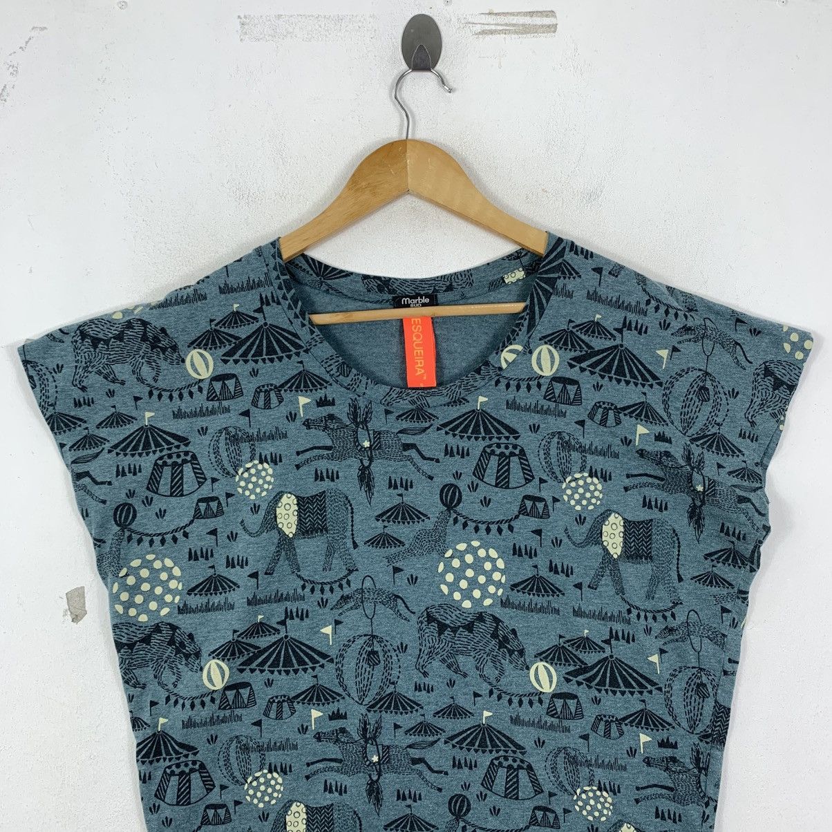 Vintage Vintage PESQUEIRA MARBLE SUD Argentina Overprint Tshirt Size S / US 4 / IT 40 - 3 Thumbnail