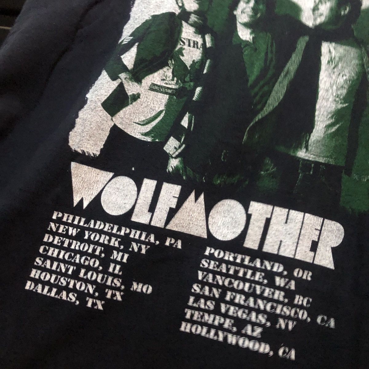 Alstyle × Band Tees Wolfmother tour tee Size US XL / EU 56 / 4 - 5 Thumbnail