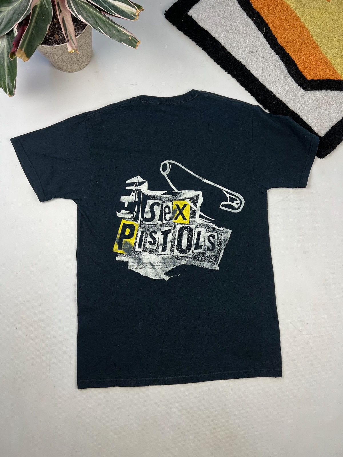 Band Tees × Vintage VintageY2k Sex Pistols tshirt UK Punk Band Rare Tee Size US M / EU 48-50 / 2 - 2 Thumbnail