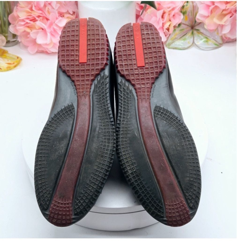 Prada Prada 3-1506 Gray Burgundy Sneakers Sz 9 fits 10 Italy Size US 8 / IT 38 - 15 Thumbnail