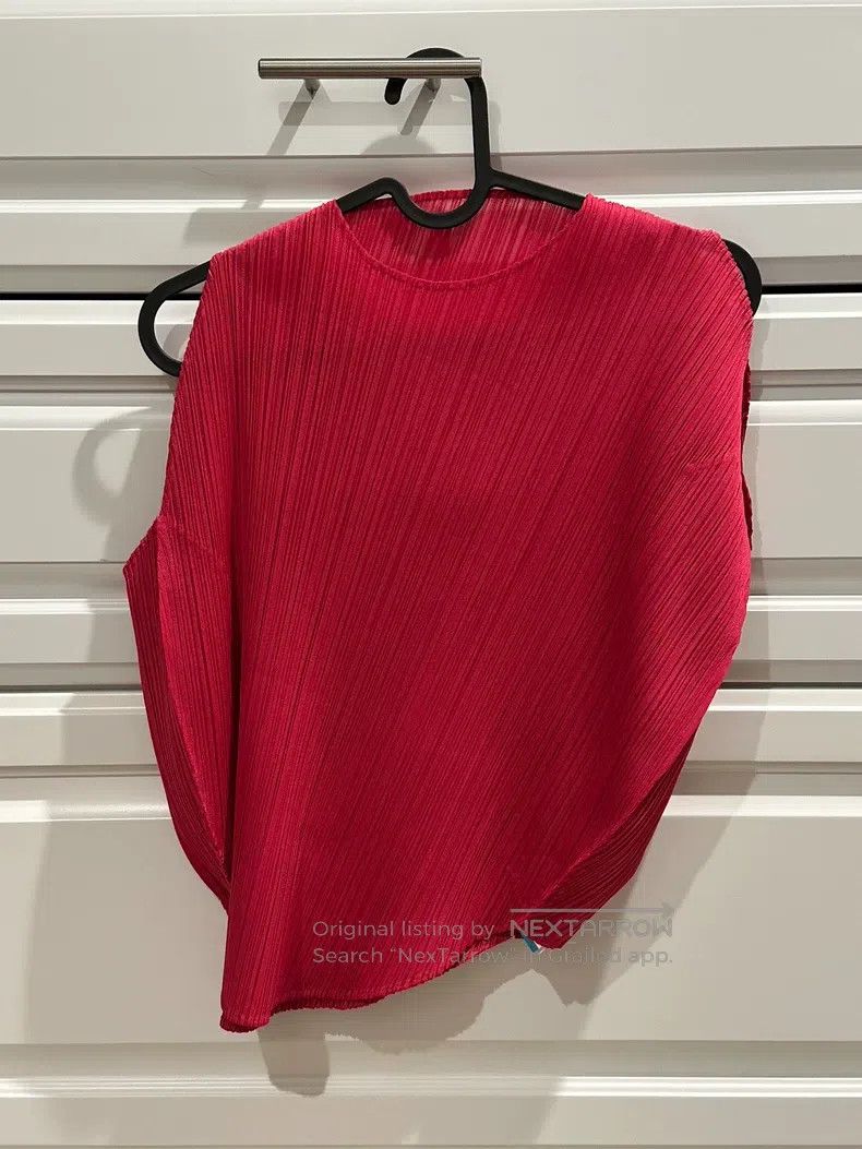 Issey Miyake Issey Miyake Tropical Fruit Red Round-Hem Top Size L / US 10 / IT 46 - 1 Thumbnail