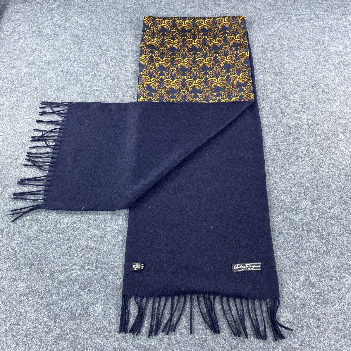Salvatore Ferragamo × Vintage Salvatore Ferragamo Scarf # D650 # Muffler # Neckwear Size ONE SIZE - 7 Thumbnail