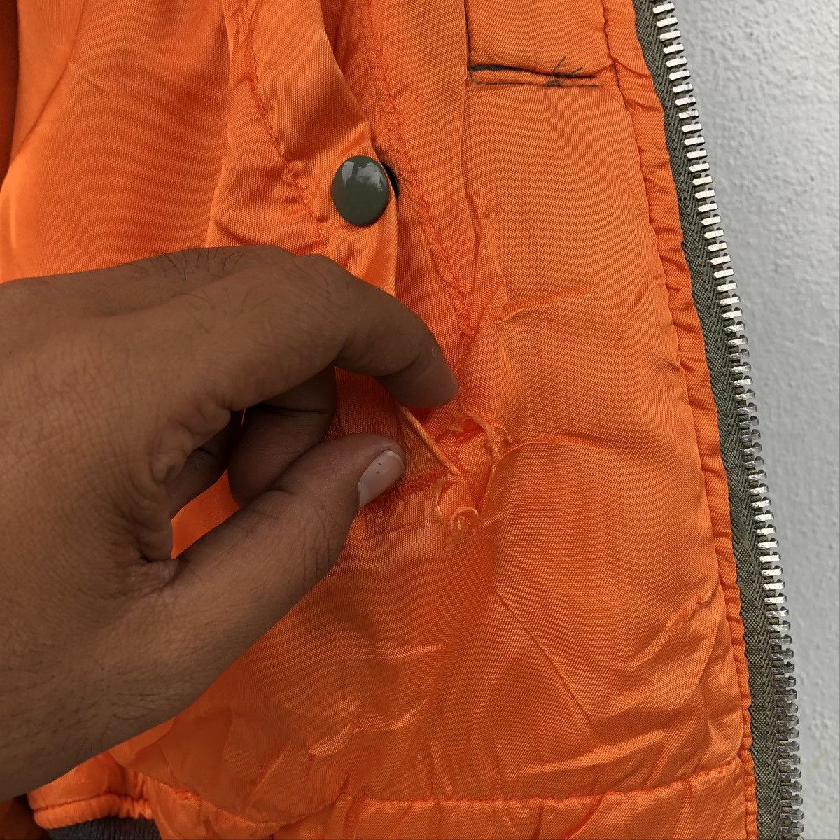 Avirex Vintage USAF MA-1 Flight Patches by Avirex Sun Faded Jacket Size US L / EU 52-54 / 3 - 16 Thumbnail