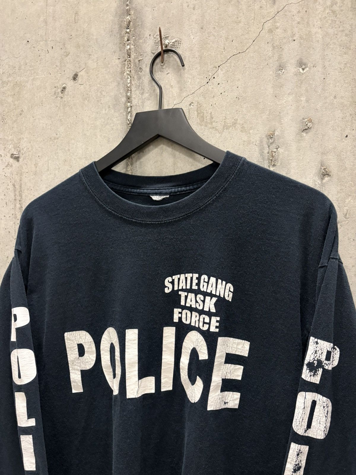 Vintage Vintage Gang Task Force Police Shirt Faded Distress Grunge Size US L / EU 52-54 / 3 - 4 Thumbnail