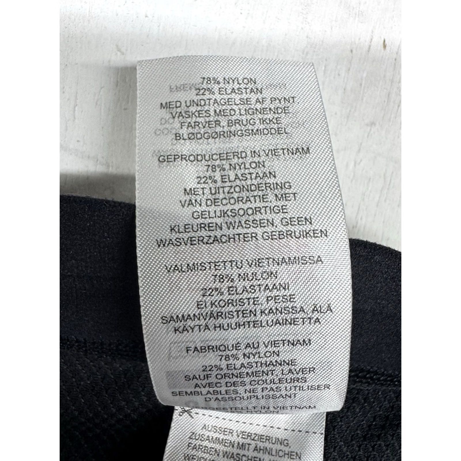 Gymshark Gymshark Leggings Women’s S Black High Rise Running Stretch Back Zip Pocket Athletic Activewear 26 Inseam Size 28" / US 6 / IT 42 - 3 Thumbnail