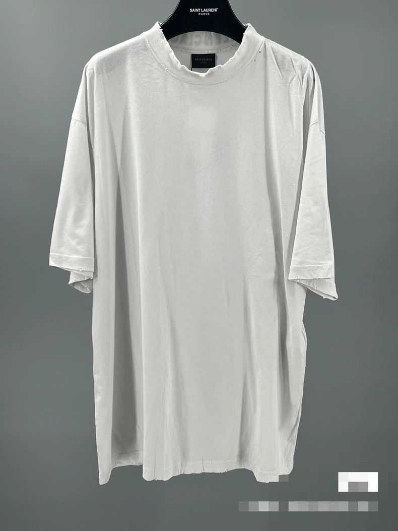 Balenciaga Balenciaga White short sleeve T-shirt Size US L / EU 52-54 / 3 - 1 Thumbnail