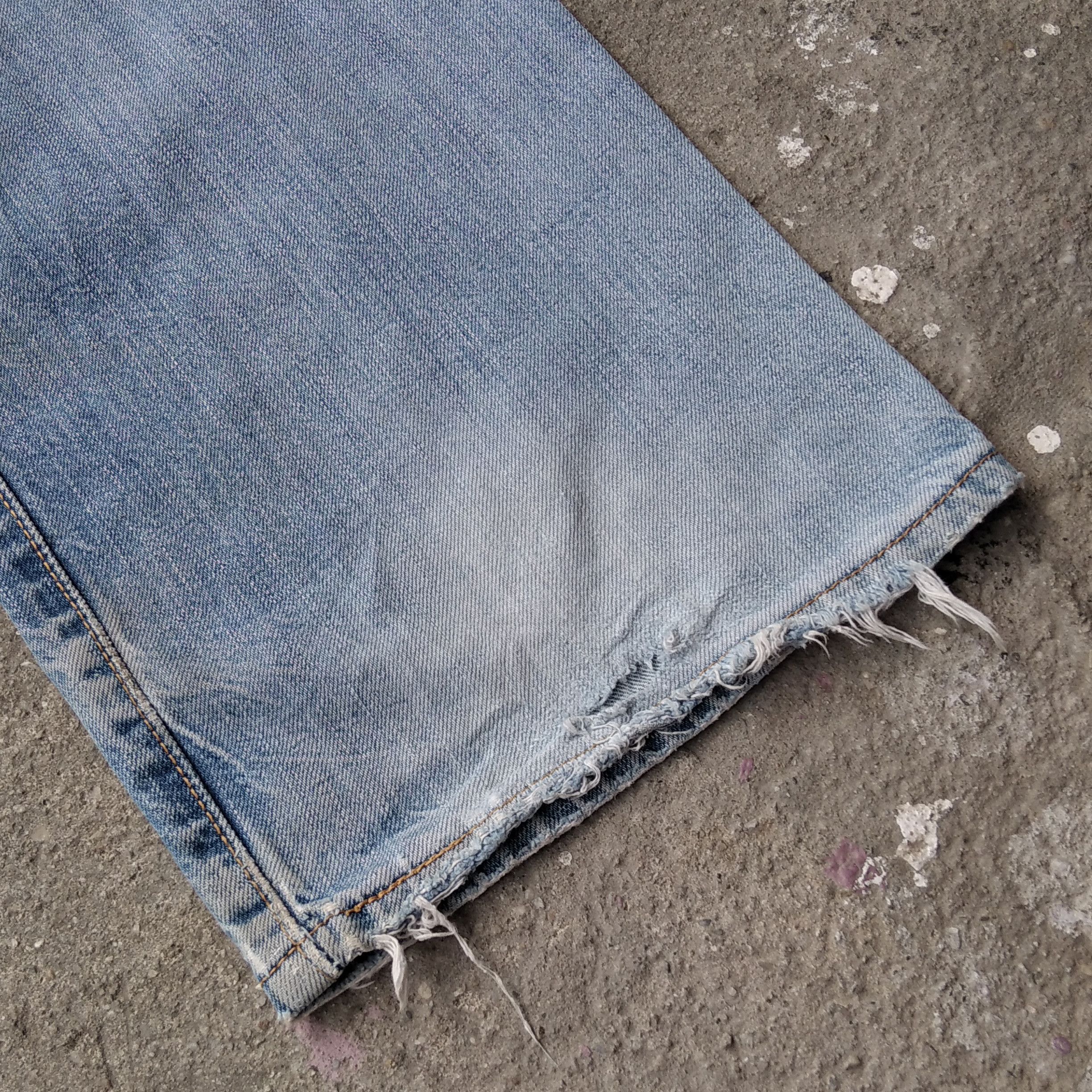 4GSELLER Vintage Early 00's LEVIS 501 Thrashed Jeans Size US 34 / EU 50 - 6 Thumbnail