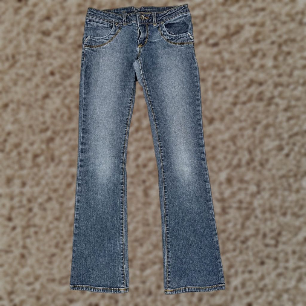 Denime JAGTHUG Jeans Bootcut Juniors 26 Blue Med Wash Low Rise Denim 26x30 Embroidered City Womens Juniors Jeans Bag Size 26" / US 2 / IT 38 - 1 Thumbnail