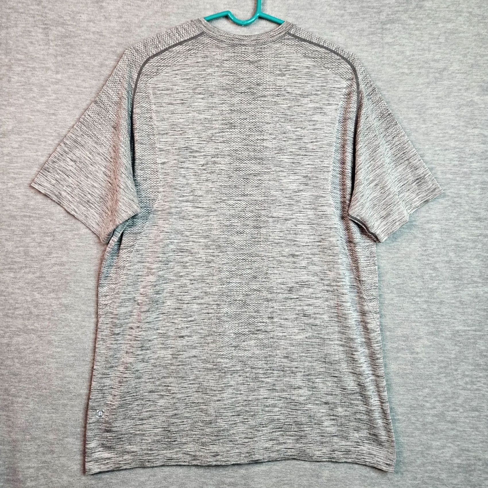 Lululemon Lululemon Metal Vent Tech T-Shirt Gray Short Sleeve Crew Neck XL Mens Athletic Fit Shirt Size US XL / EU 56 / 4 - 2 Thumbnail