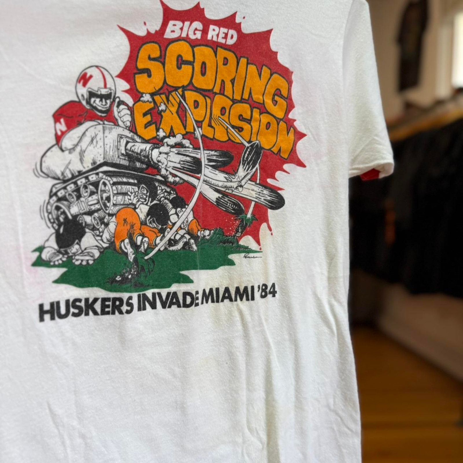 Vintage Vintage 80s Nebraska Huskers Scoring Explosion Tank T-Shirt Size US L / EU 52-54 / 3 - 4 Thumbnail