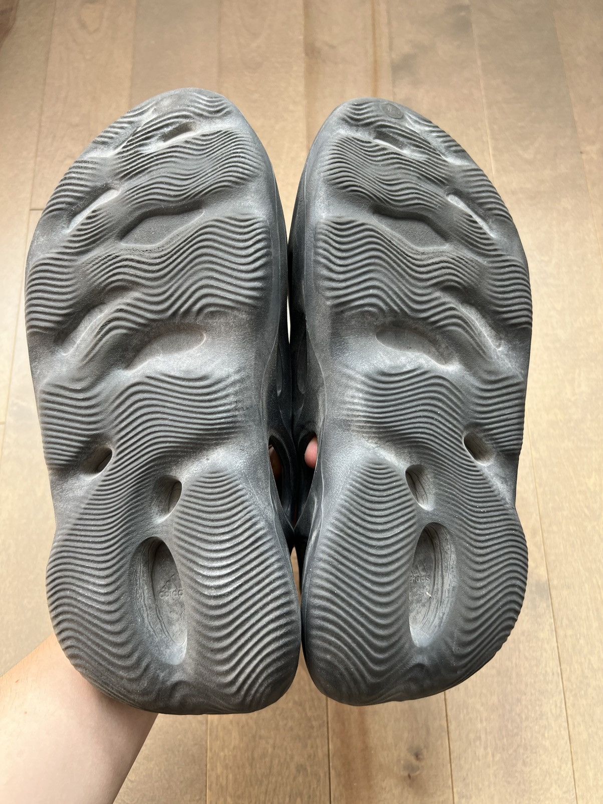 Adidas × Yeezy Yeezy Foam RNR Onyx Size US 10 / EU 43 - 3 Thumbnail