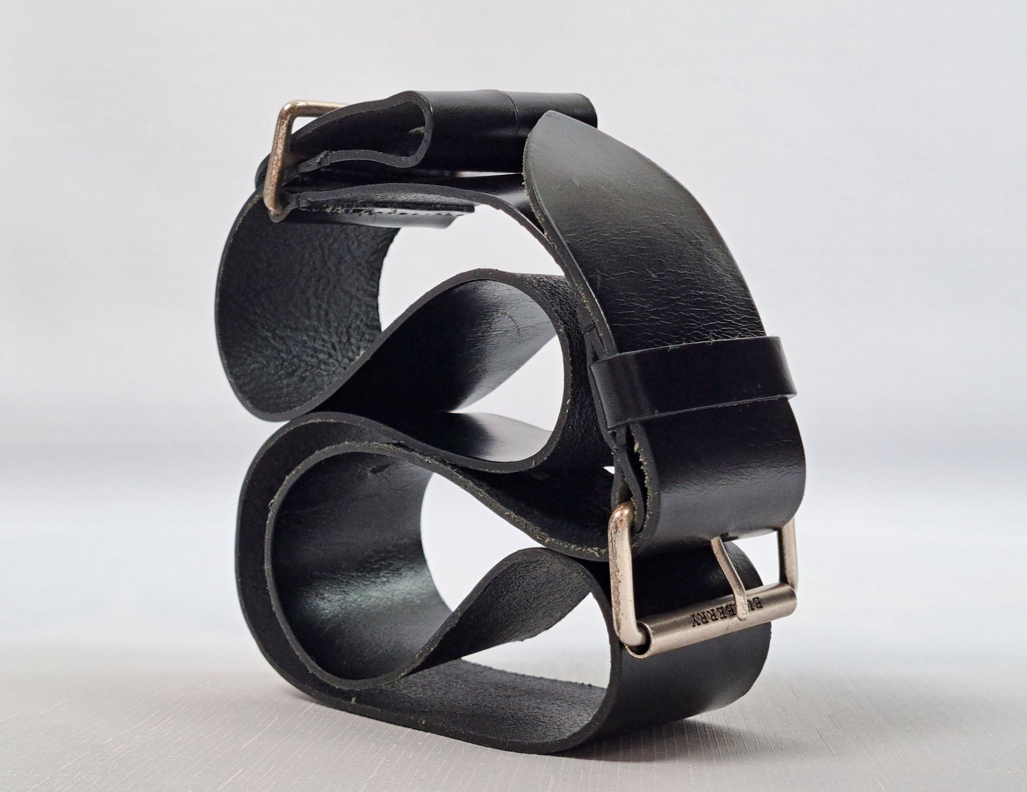 Burberry Burberry London leather belt. Made in England Size ONE SIZE - 1 Thumbnail