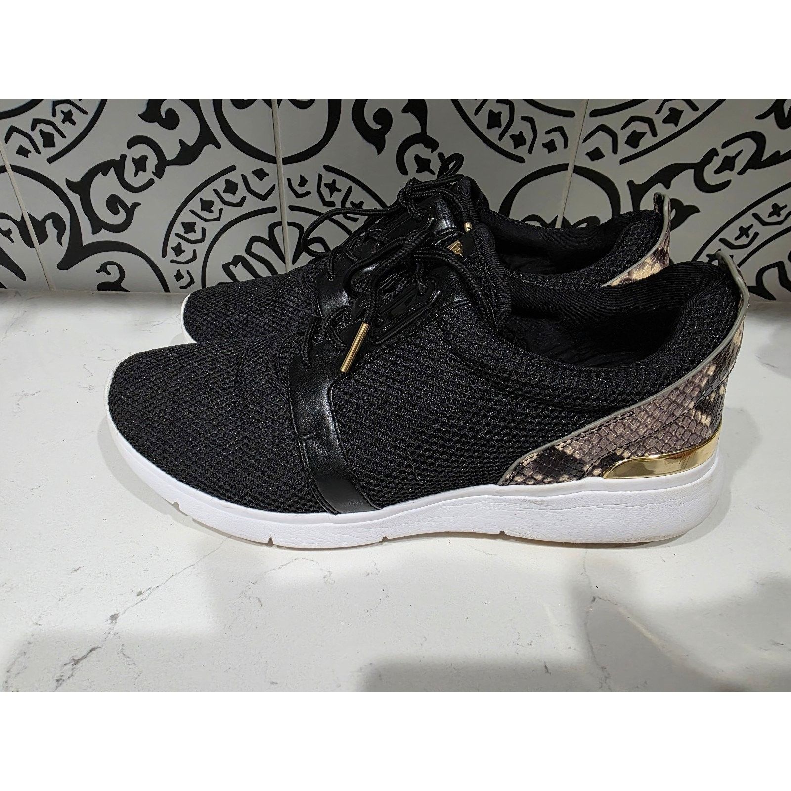 Michael Kors MICHAEL KORS Amanda Black Multicolor Mesh Lace Up Sneakers W Size US 9.5 / IT 39.5 - 6 Thumbnail