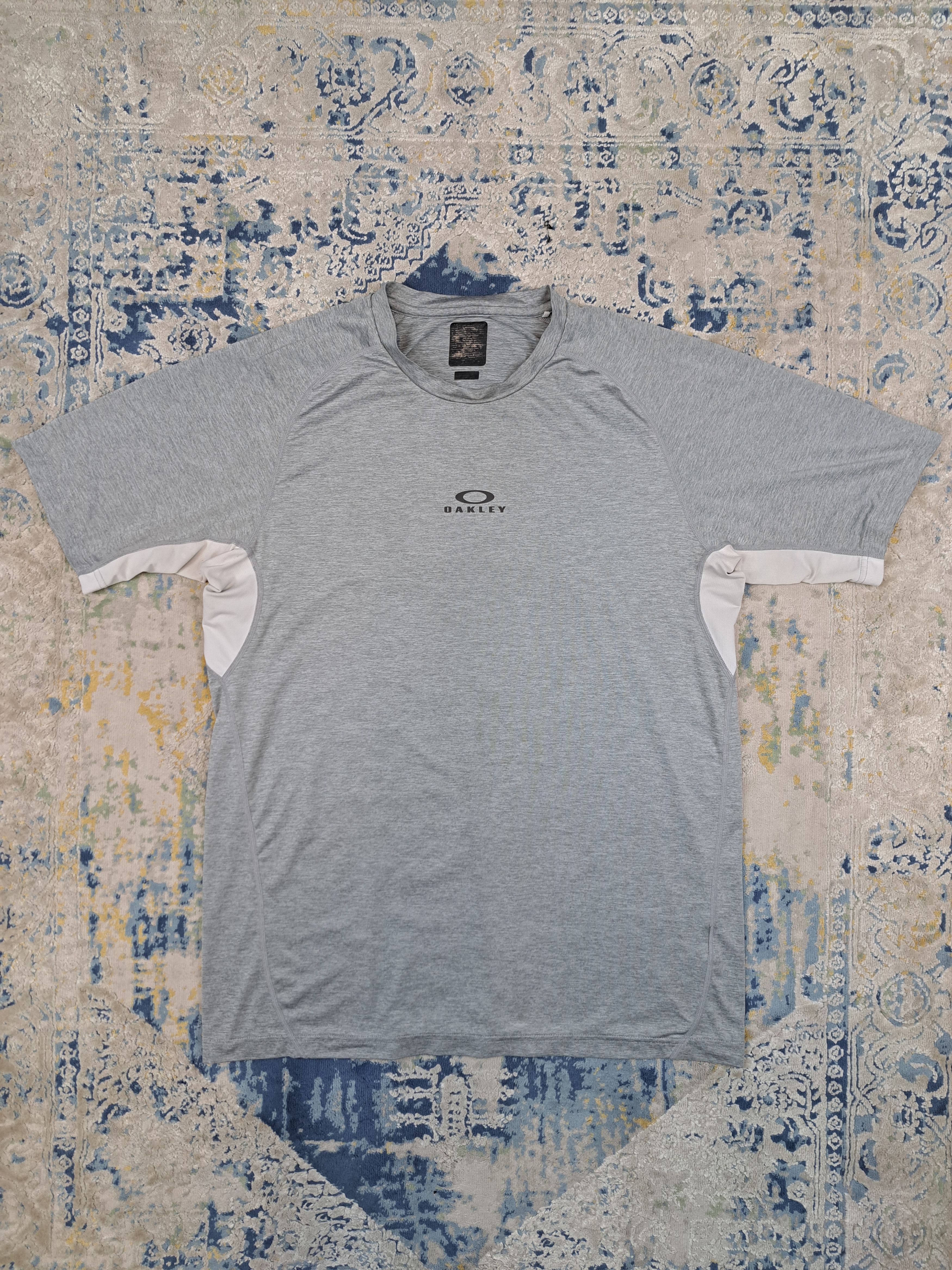 Oakley Oakley Central Logo Gray Tshirt Gorpcore Archive Size US L / EU 52-54 / 3 - 1 Thumbnail