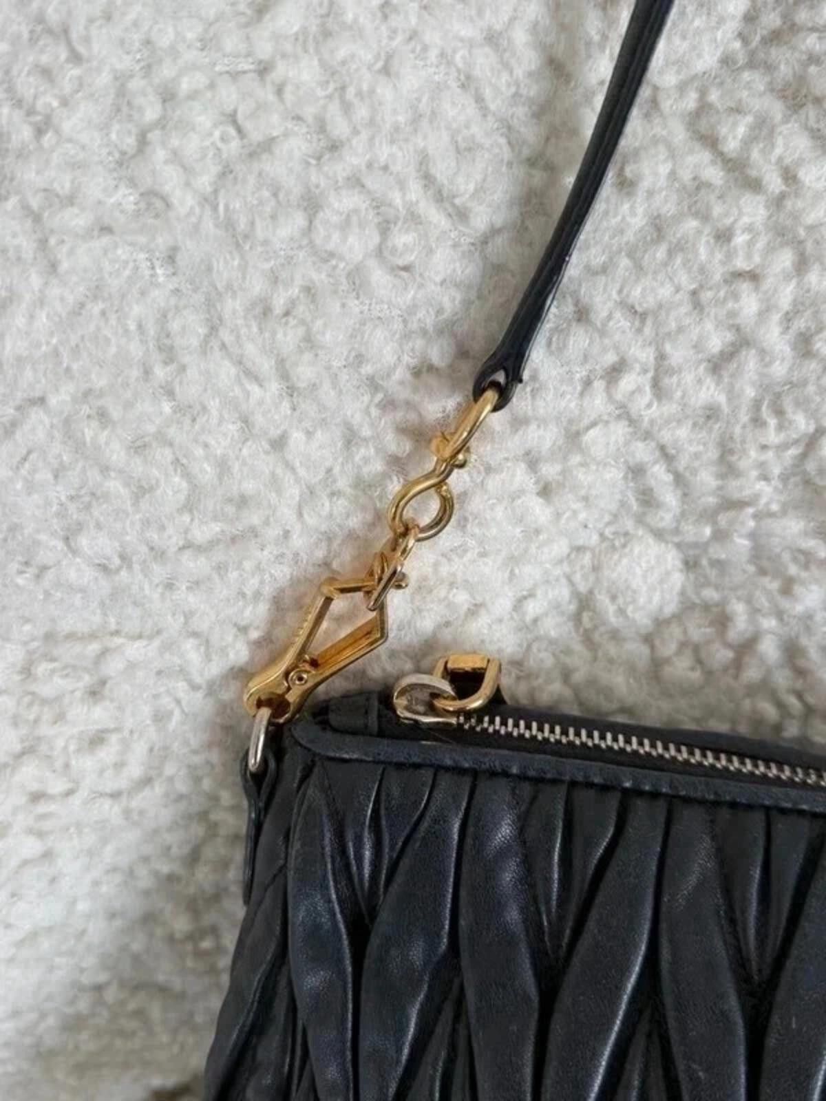 Miu Miu Miu Miu matelassé leather shoulder bag in black Size ONE SIZE - 7 Thumbnail