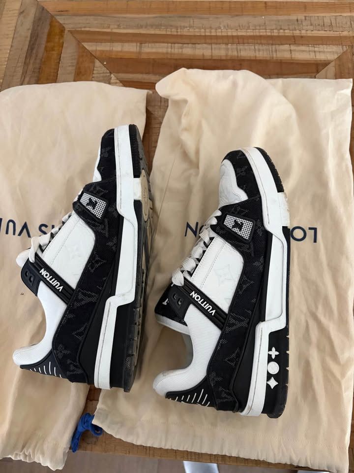 Louis Vuitton Louis Vuitton Trainer sneakers black Size US 7 / EU 40 - 1 Thumbnail