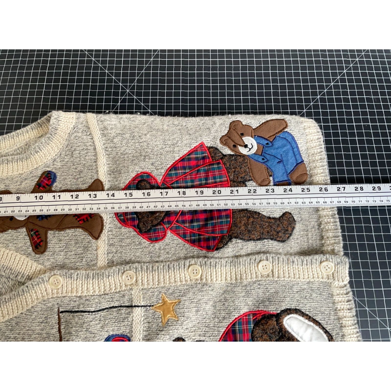 Vintage VINTAGE Cambridge Dry Goods Wool Teddy Bear Embroidery Sweater Vest Women's Large Gray Button Up Knit Adult Regular 90s Animals Mens/Womens? Size L / US 10 / IT 46 - 5 Thumbnail