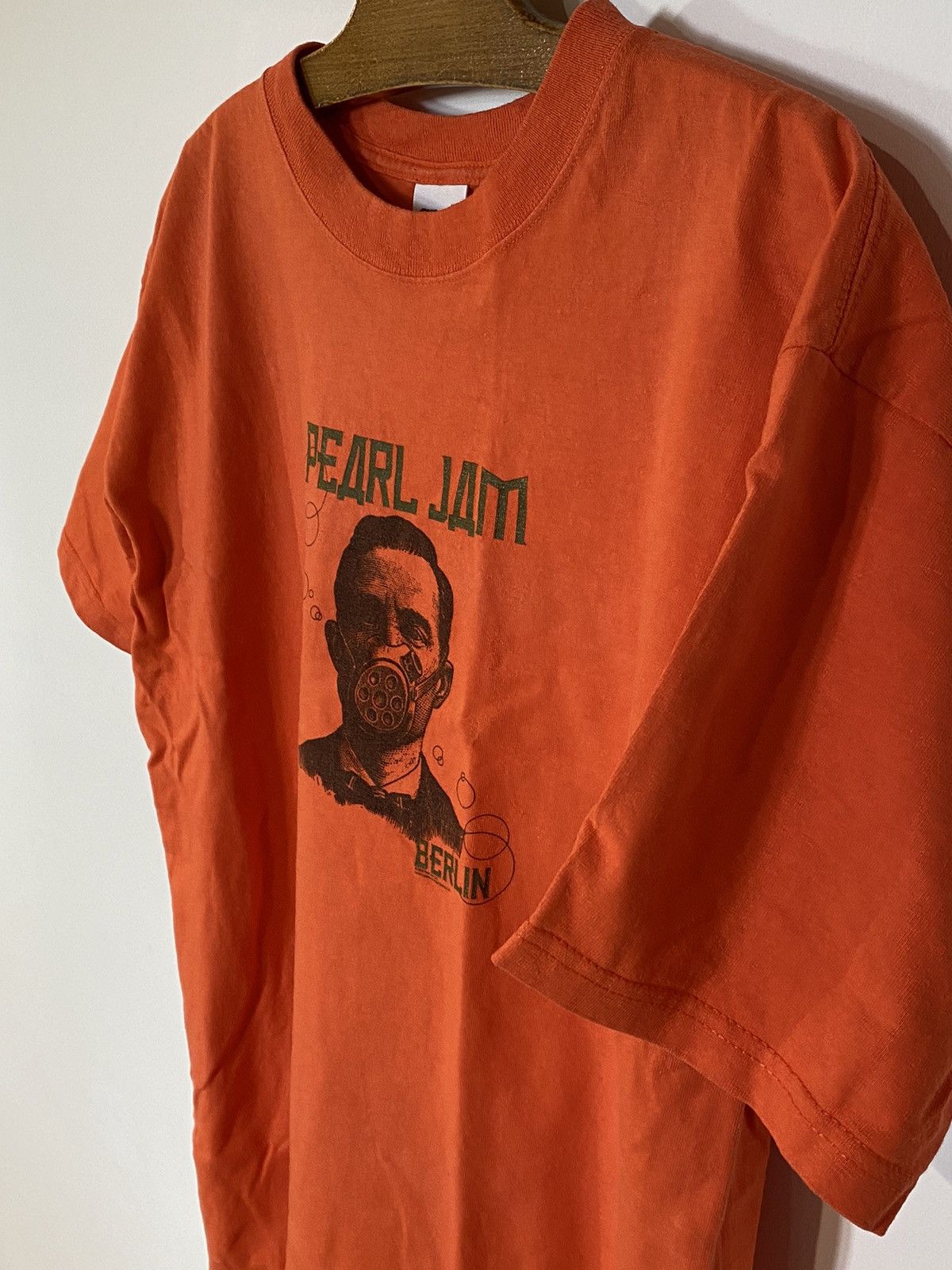 Band Tees Pearl Jam Berlin late 90s vintage Size US XL / EU 56 / 4 - 4 Thumbnail
