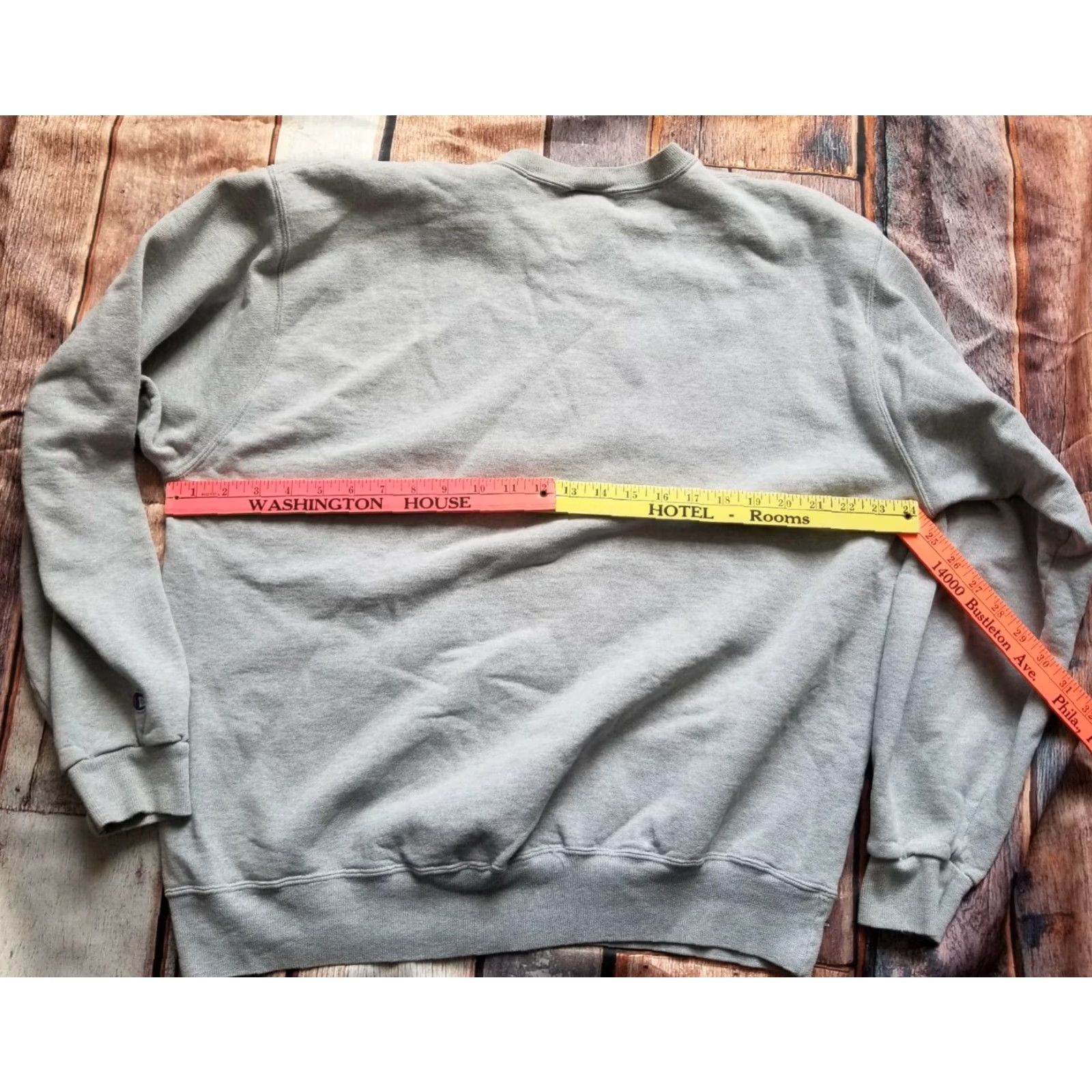 Champion VINTAGE Champion Sweatshirt Mens XL Gray Crewneck Fleece Script Logo Distressed 80s 90s Logo Mens XL Gray Sweatshirt Size US XL / EU 56 / 4 - 2 Thumbnail