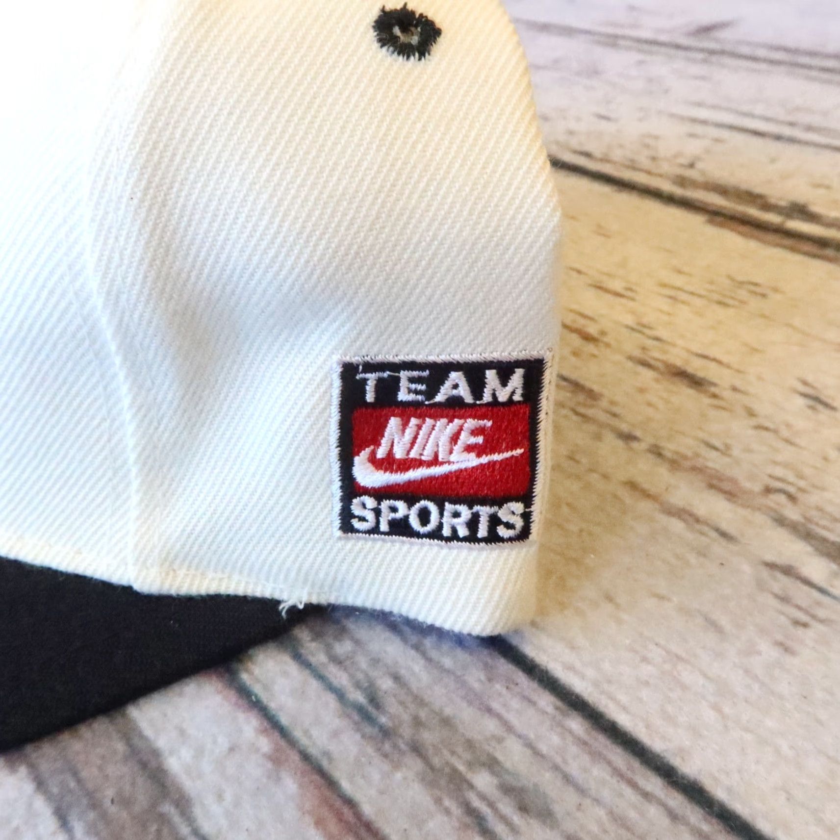 Nike VINTAGE Nike Team Sports Snapback Hat Mens One Size White 90s Rare Size ONE SIZE - 7 Thumbnail
