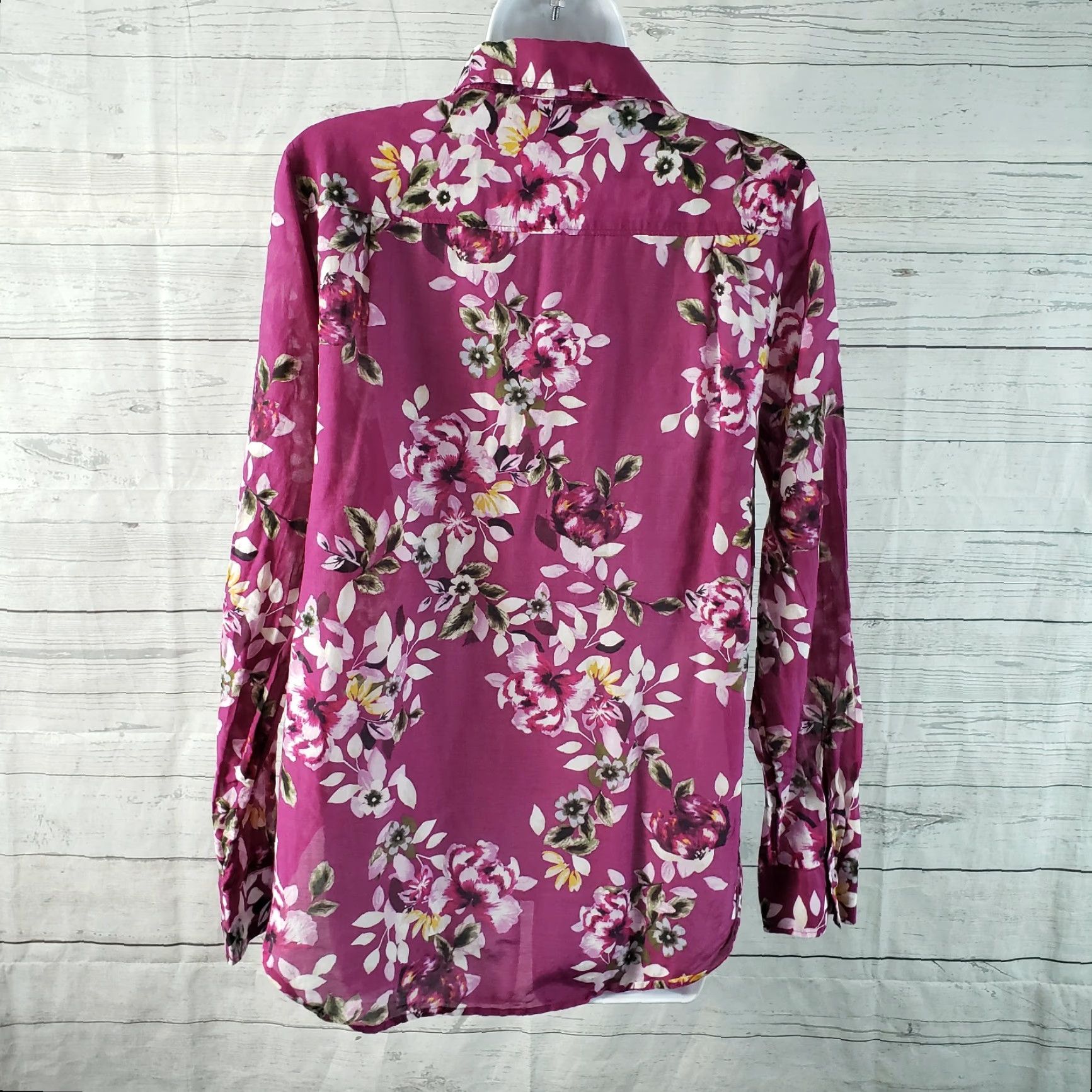 White House Black Market White House Black Market Shirt Sz 8 Purple Floral Semi Sheer Button Front Womens Size M / US 6-8 / IT 42-44 - 4 Thumbnail