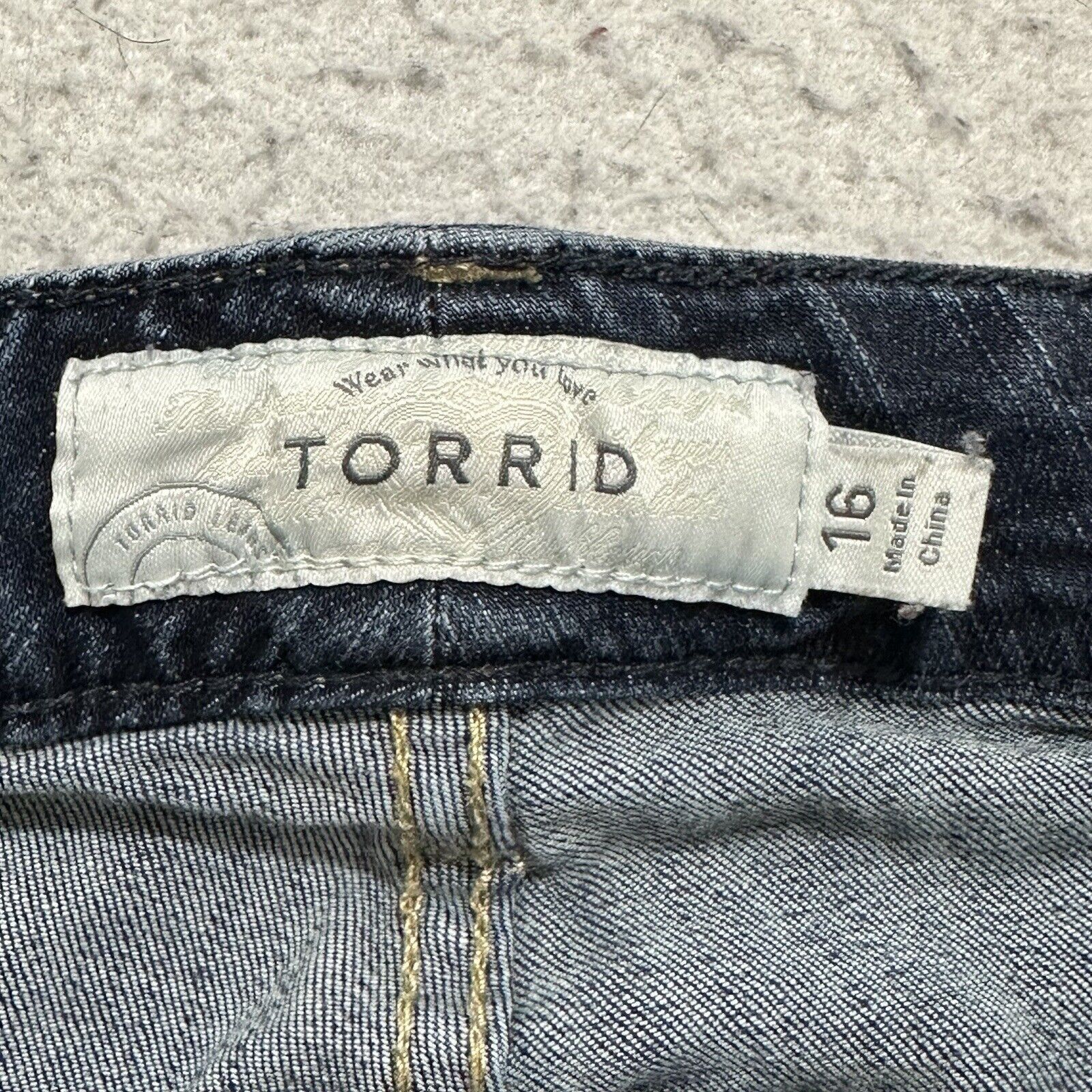 Other Torrid Denim 16 Skinny Leg Jean Navy Blue Distress Mid Rise Size 38" / US 16 / IT 52 - 5 Thumbnail