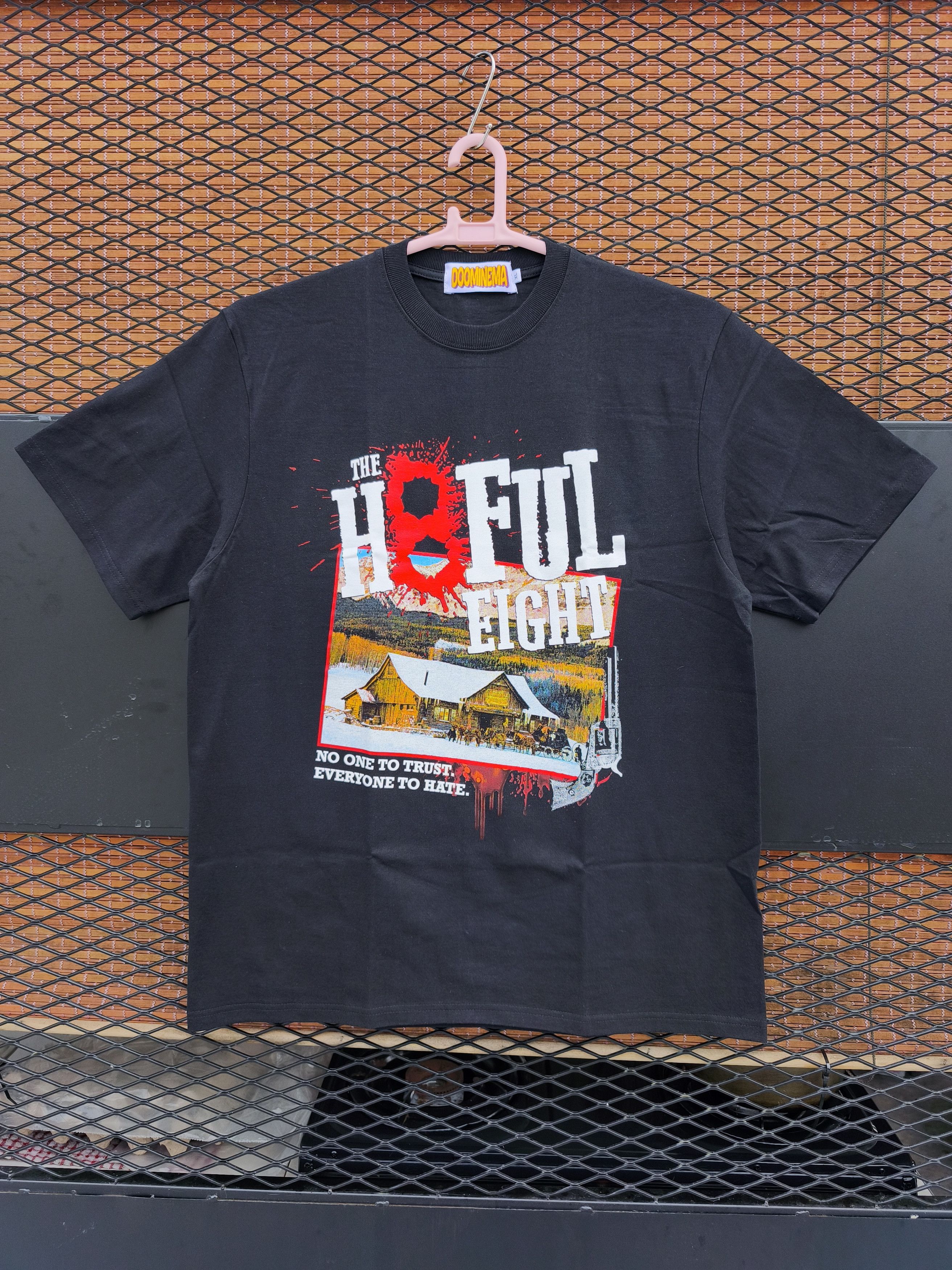 Other The Hateful Eight Film by Quentin Tarantino T-shirt Size US XL / EU 56 / 4 - 1 Thumbnail