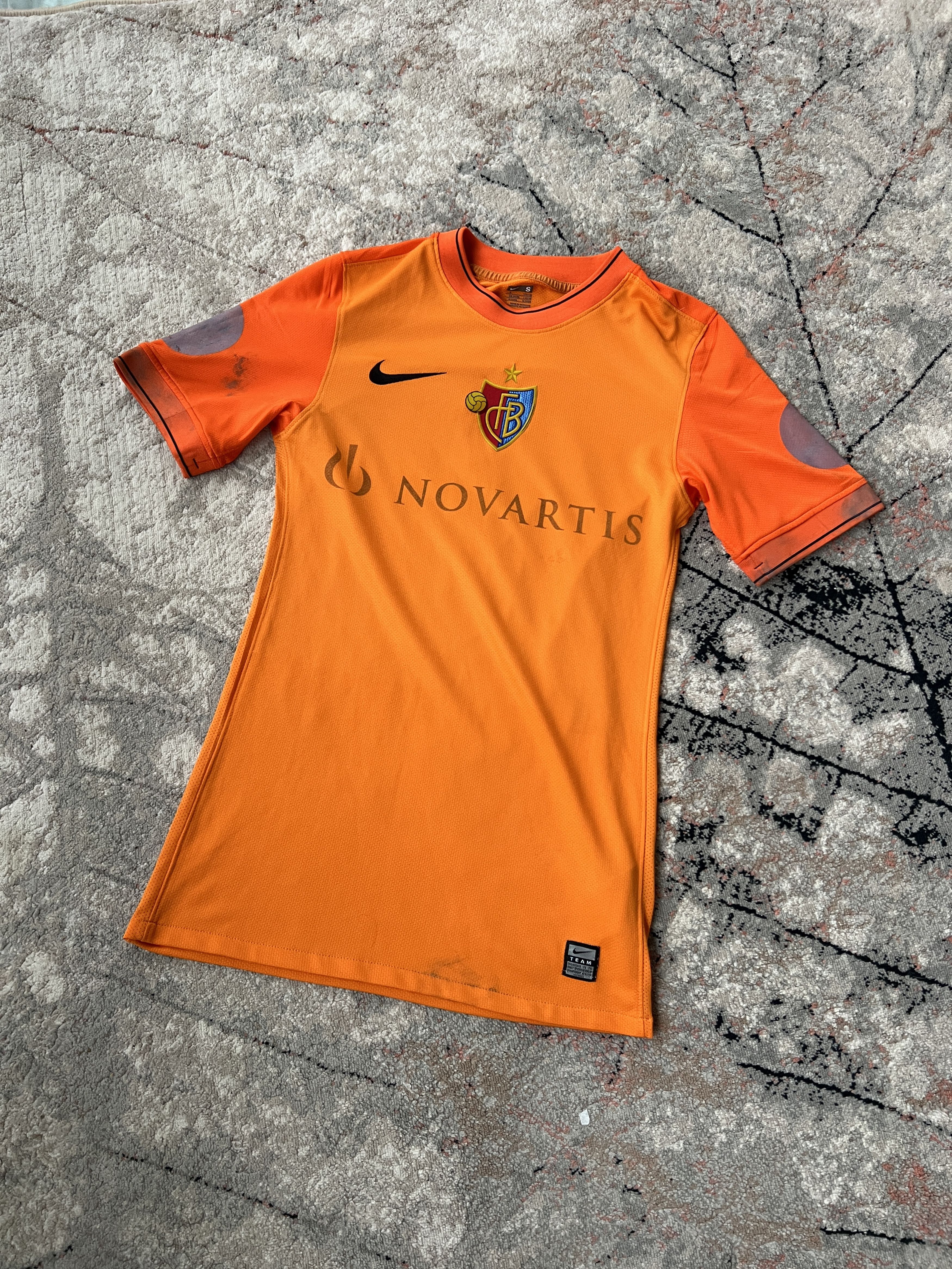 Nike Nike Team FC Basel Costanzo 1 Pirelli Vintage Jersey Size US S / EU 44-46 / 1 - 1 Thumbnail