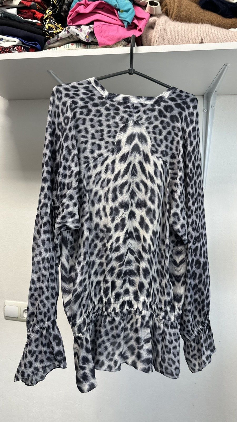 Roberto Cavalli Roberto Cavalli Vintage Silk Blue Animal Print Blouse Size M / US 6-8 / IT 42-44 - 10 Thumbnail