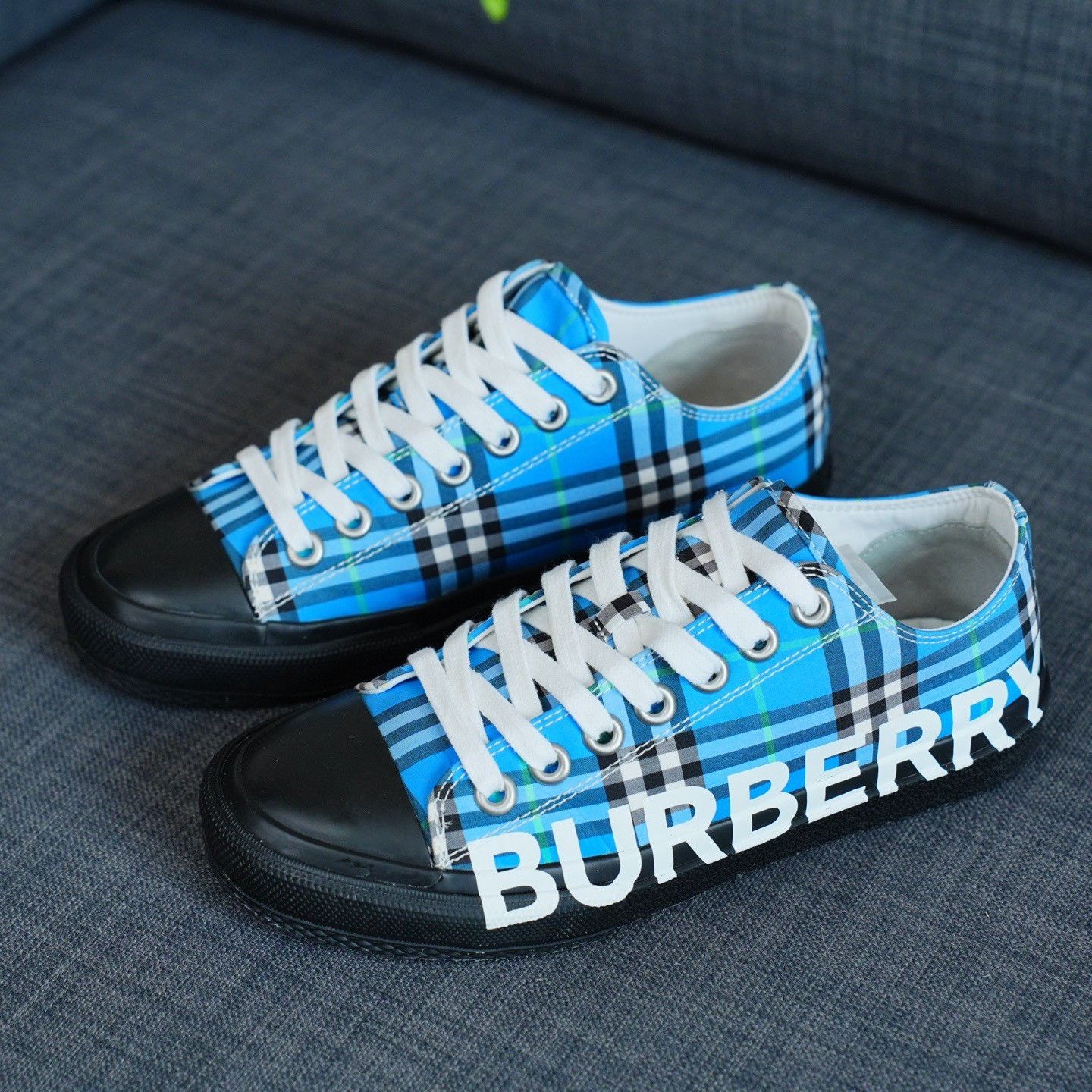 Burberry Burberry Canvas Plaid Blue Lowtop Sneakers us_8 Women Size US 8 / IT 38 - 1 Thumbnail