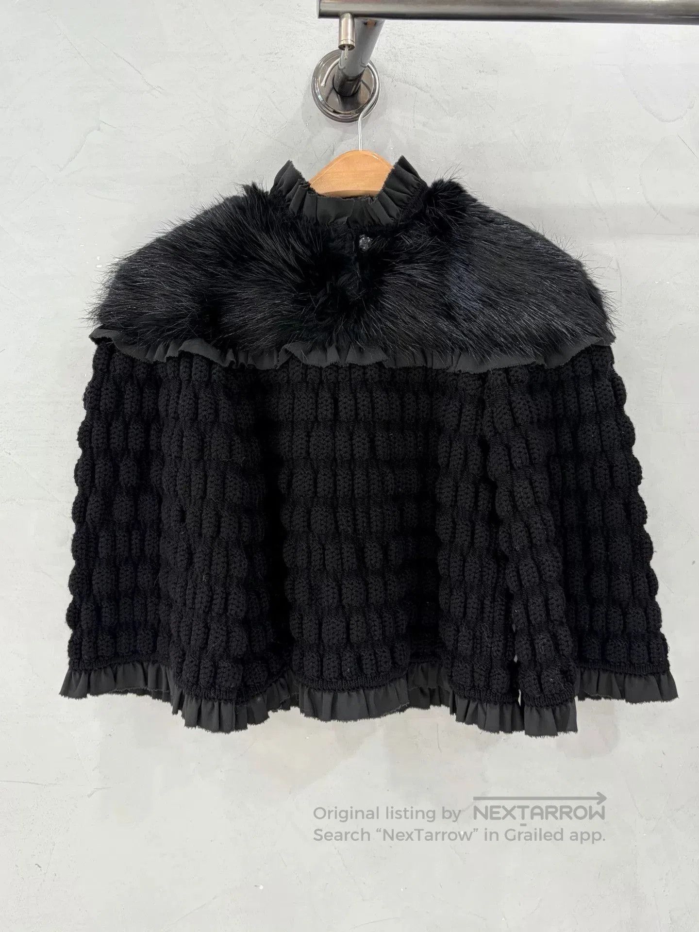 Fendi Fendi Wool Mink Trim Short Cape. Size US S / EU 44-46 / 1 - 1 Thumbnail