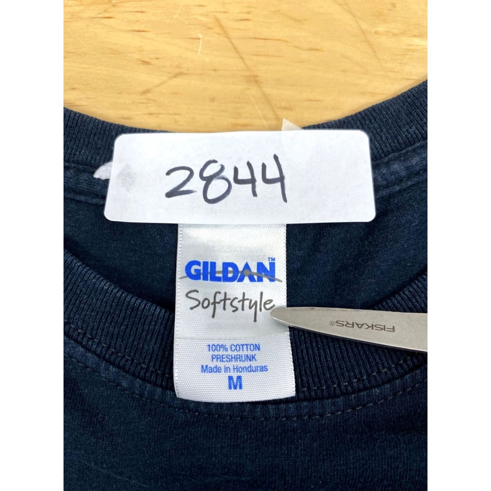 Gildan Demi Lovato Concert T Shirt Black Size M WOMEN Ladies Short Sleeve Gildan T-Shirt 2844 Size M / US 6-8 / IT 42-44 - 4 Thumbnail