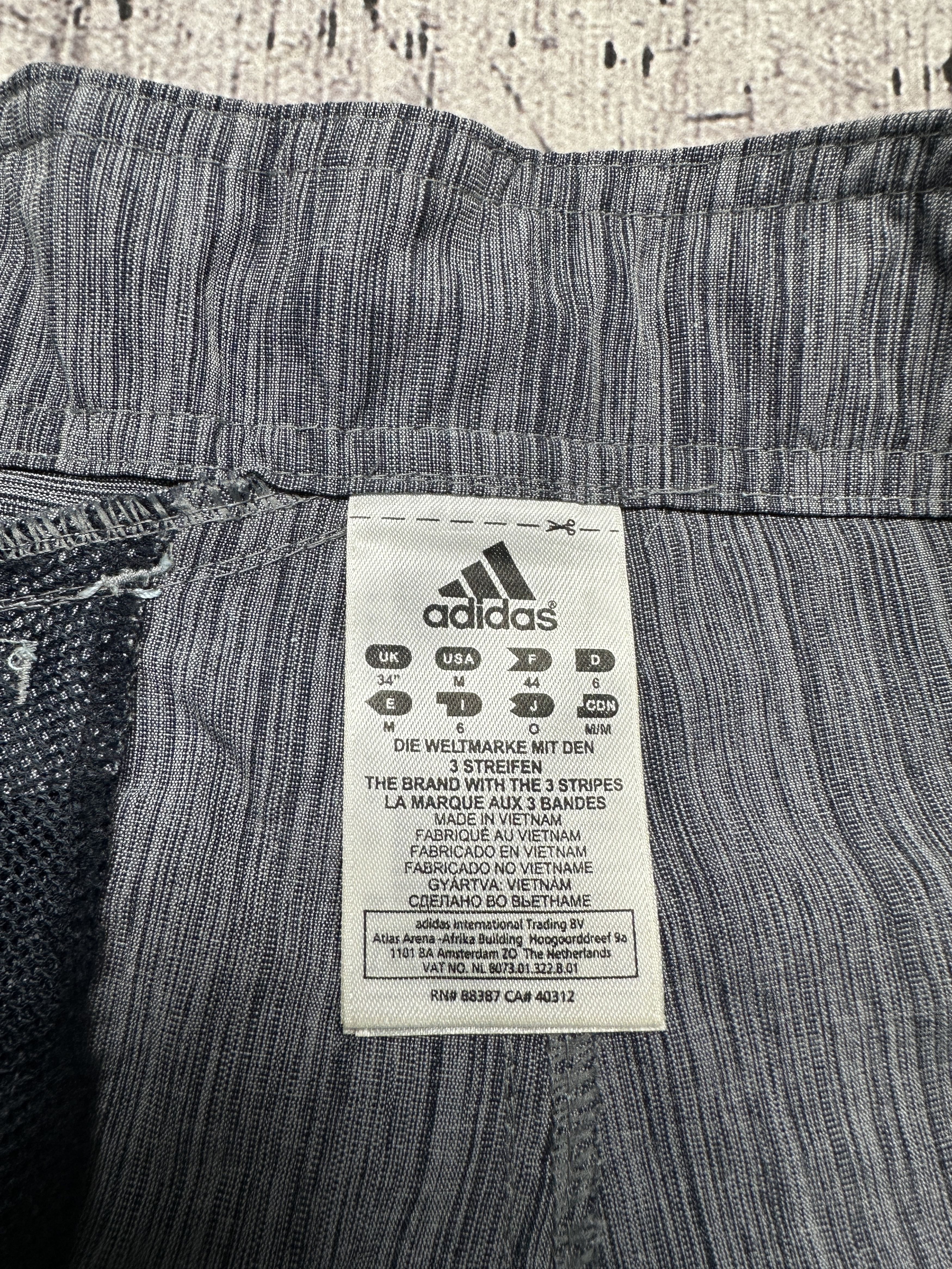Adidas Adidas Mens Nylon Cargo Shorts Surf style Size US 34 / EU 50 - 4 Thumbnail