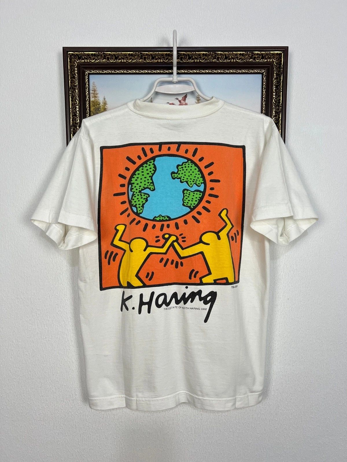 Vintage Vintage 90's Keith Haring Earth Day Estate White Shirt Tee Size US M / EU 48-50 / 2 - 1 Thumbnail