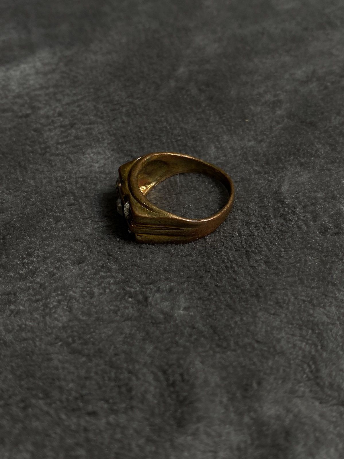 Jewelry Vintage Gold-Toned Ring with Crystal Details Size ONE SIZE - 2 Thumbnail