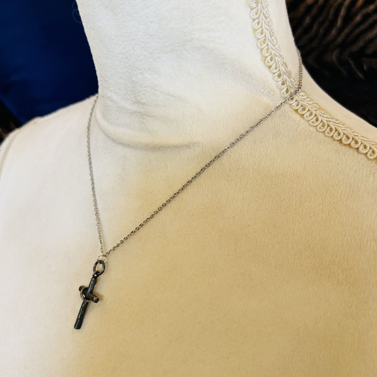 Vintage Eternal cross pendant on chain necklace Size ONE SIZE - 4 Thumbnail