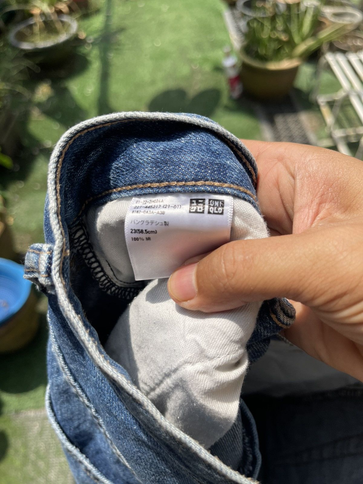 Uniqlo Uniqlo Distressed Washed Blue Straight Fit Jeans Size US 26 / EU 42 - 6 Thumbnail