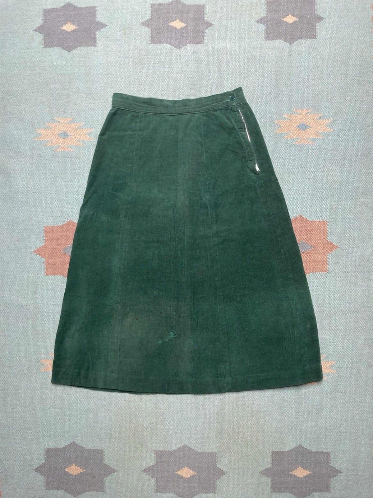 Vintage 50s corduroy skirt side zip daintyroy forest distressed 26 Size 26" / US 2 / IT 38 - 1 Thumbnail