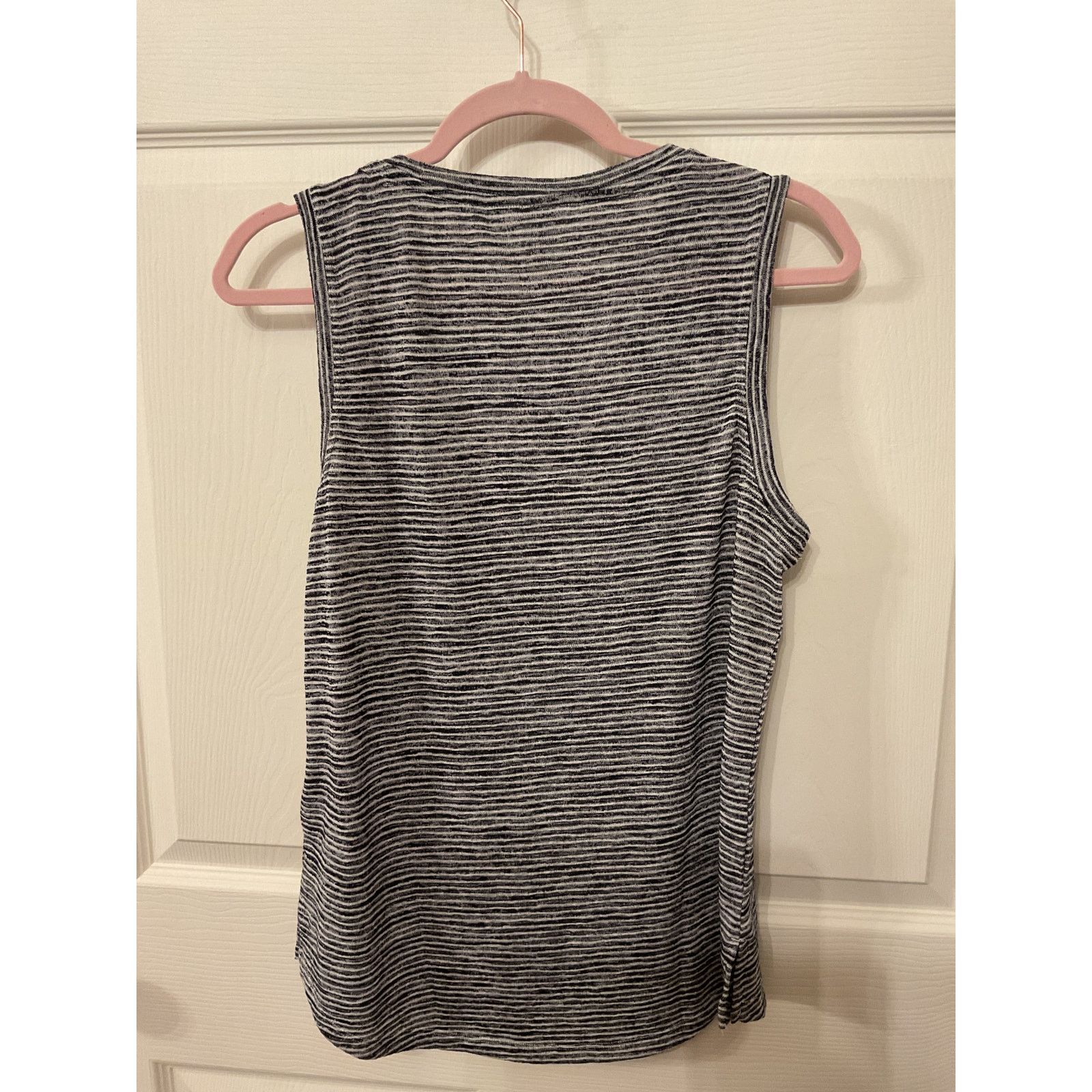 Athleta Athleta Lightweight Linen-Like Breezy Tank in Navy Stripe, S Size S / US 4 / IT 40 - 9 Thumbnail