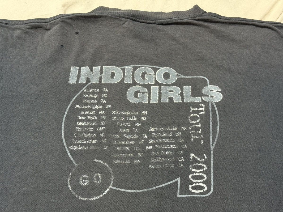 Vintage Vintage 00s Indigo Girls 2000 Tour T Shirt Thrashed Size US XL / EU 56 / 4 - 9 Thumbnail