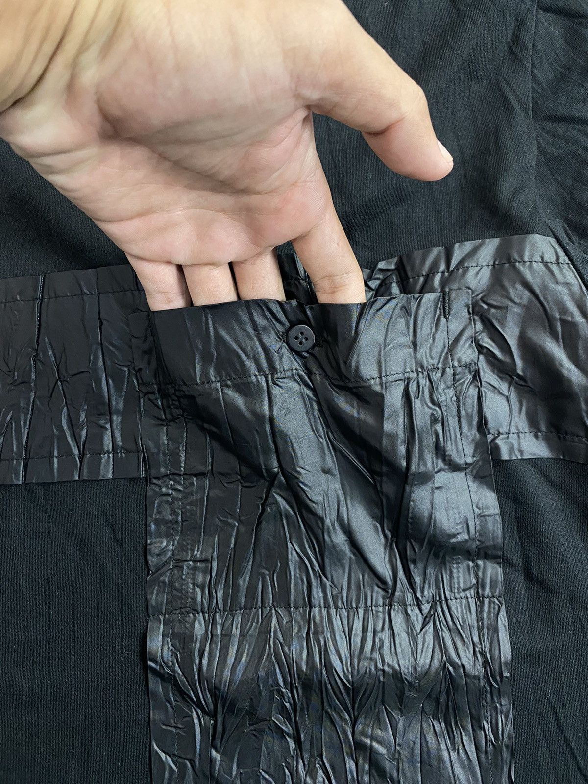Issey Miyake × Japanese Brand Issey Miyake Pocket Leather Patch Tee Size US M / EU 48-50 / 2 - 2 Thumbnail