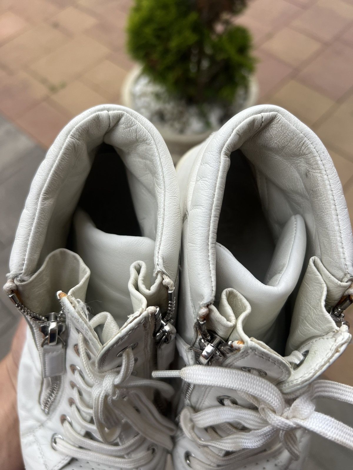 Chanel Chanel White High Top Sneakers Size US 7 / IT 37 - 5 Thumbnail