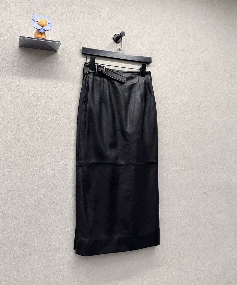 Balenciaga Balenciaga size 34 LEATHER SKIRT Size 33" - 2 Thumbnail