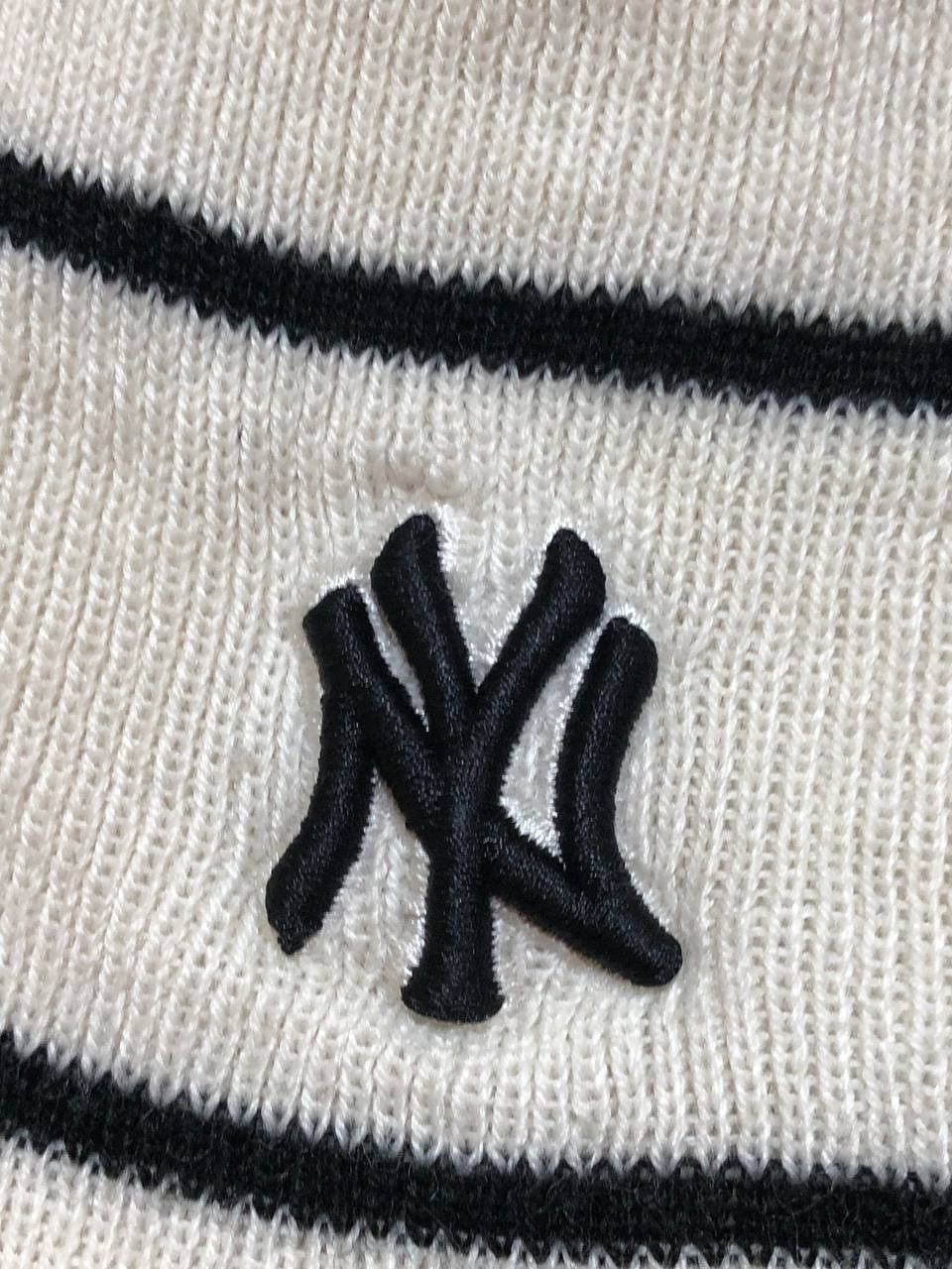 New York Yankees Vintage New York Yankees Y2K Logo Beanie Hat Size ONE SIZE - 2 Thumbnail