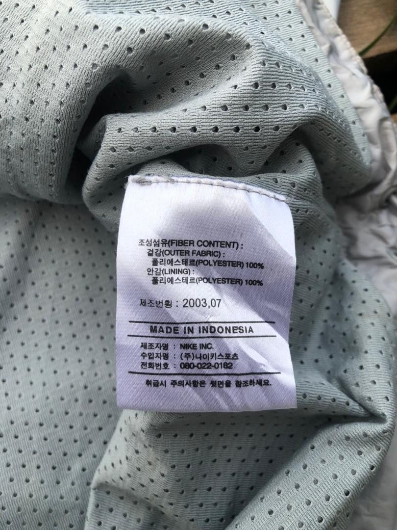 Nike 2003 Vintage Nike Man United Windbreaker Jacket Size US L / EU 52-54 / 3 - 4 Thumbnail