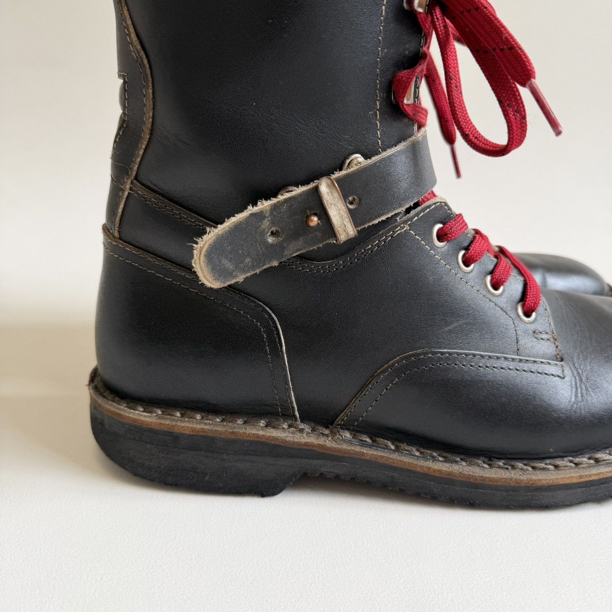 Maison Margiela Distressed Black Leather Combat Boots Size US 11 / EU 44 - 13 Thumbnail